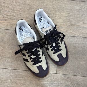 Adidas Brown and beige samba 🍪